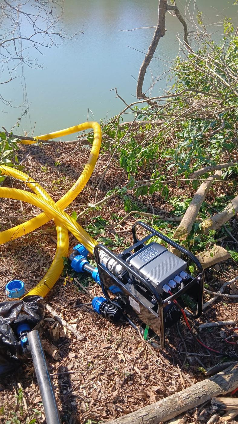 Pump with hoses at the water edge